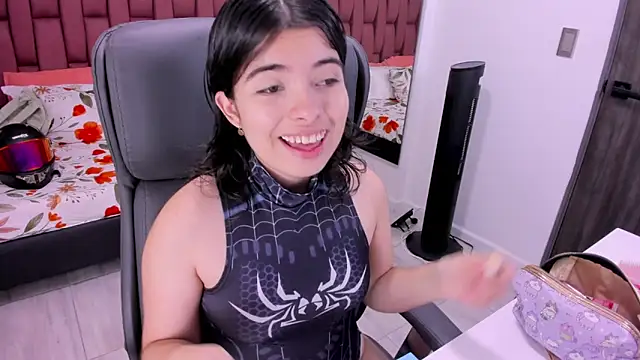 selina lovers online show from September 18, 1:40 am