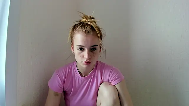 Snapshot of stacey__doll chatting on September 10, 2:44 am stacey doll online show from September 10, 2:44 am