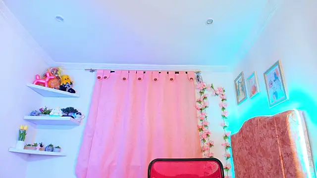 evansweett7 online show from February 3, 11:54 pm