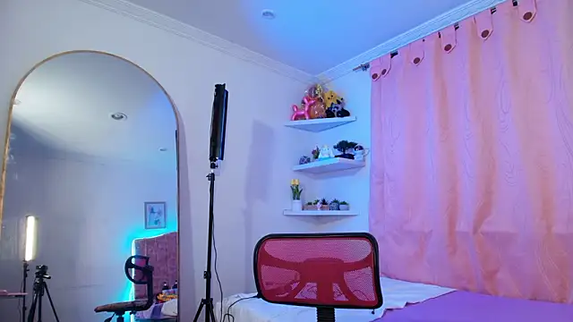 evansweett7 online show from February 5, 12:26 am