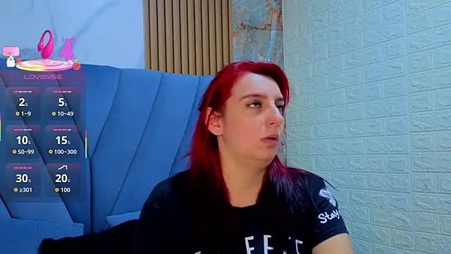 Snapshot of angel__red_ chatting on September 24, 2:37 am angel red online show from September 24, 2:37 am