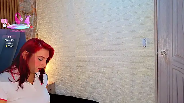 Snapshot of angel__red_ chatting on September 29, 12:27 am angel red online show from September 29, 12:27 am