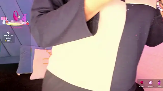 Snapshot of angel__red_ chatting on September 30, 3:11 am angel red online show from September 30, 3:11 am