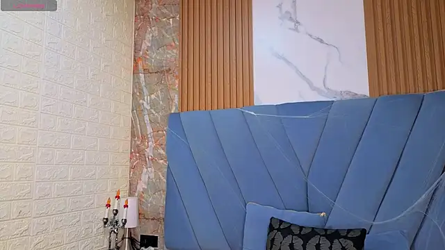 Snapshot of angel__red_ chatting on October 23, 3:17 am angel red online show from October 23, 3:17 am