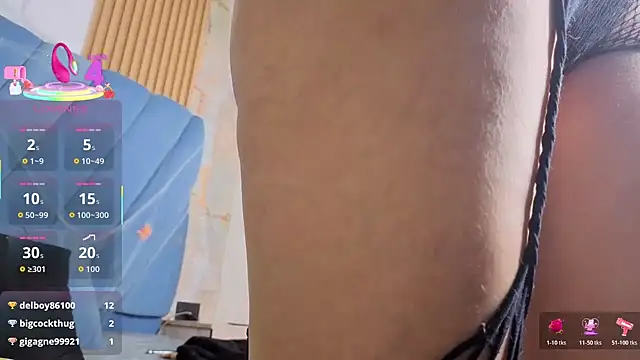 Snapshot of angel__red_ chatting on October 28, 3:10 am angel red online show from October 28, 3:10 am