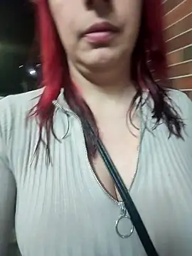 Snapshot of angel__red_ chatting on October 29, 3:31 am angel red online show from October 29, 3:31 am