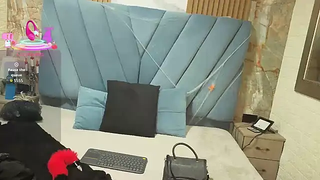 Snapshot of angel__red_ chatting on October 30, 3:08 am angel red online show from October 30, 3:08 am