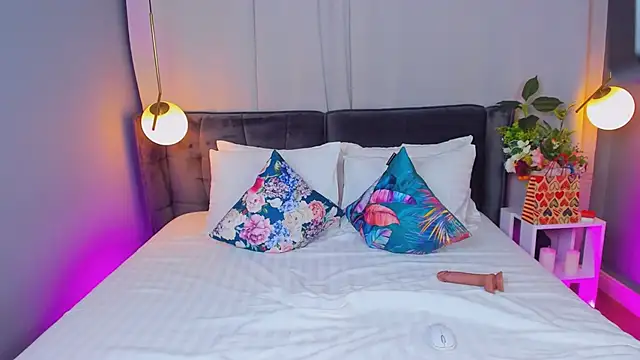 Snapshot of CandyJaneX chatting on February 13, 1:29 pm CandyJaneX online show from February 13, 1:29 pm