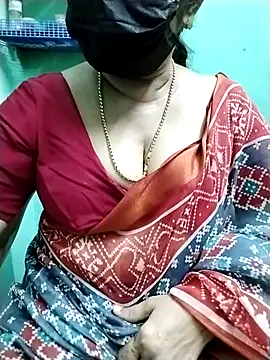 Snapshot of aarthika chatting on October 11, 11:42 am aarthika online show from October 11, 11:42 am