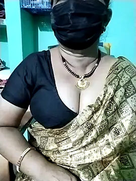 Snapshot of aarthika chatting on October 19, 11:11 am aarthika online show from October 19, 11:11 am