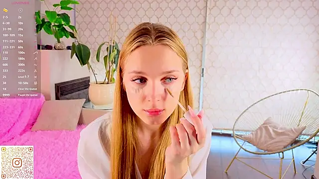 CindyGreen online show from October 10, 6:23 am