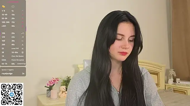 Snapshot of EnricaElis chatting on October 3, 9:23 pm EnricaElis online show from October 3, 9:23 pm