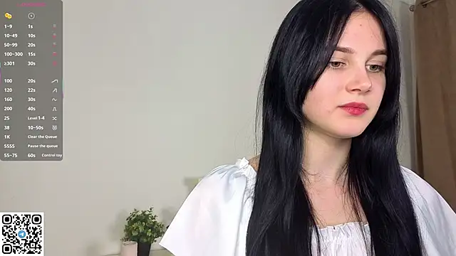 Snapshot of EnricaElis chatting on October 13, 8:09 pm EnricaElis online show from October 13, 8:09 pm