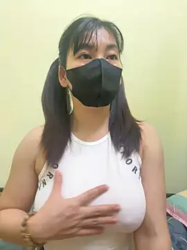 Snapshot of Windy222 chatting on October 2, 12:23 pm Windy222 online show from October 2, 12:23 pm