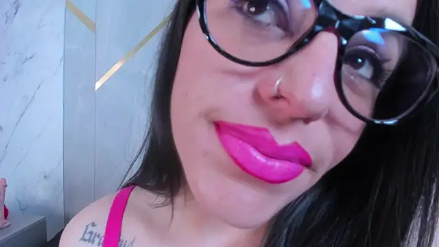 IsisNoir online show from January 18, 7:28 pm