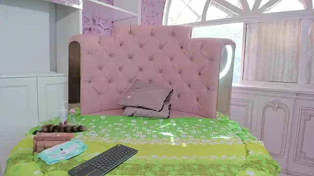 mishell lovely online show from November 5, 2:28 pm