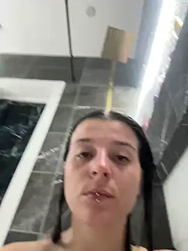 LilyIrons online show from May 15, 3:13 am
