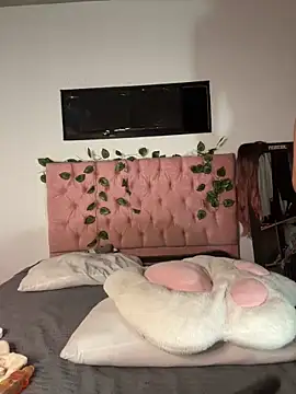  maki   online show from February 20, 2:08 am