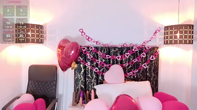 Snapshot of evvaa_moon69 chatting on February 14, 12:35 pm evvaa moon69 online show from February 14, 12:35 pm