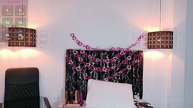 Snapshot of evvaa_moon69 chatting on February 16, 1:29 pm evvaa moon69 online show from February 16, 1:29 pm