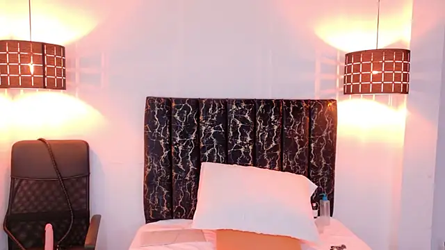 Snapshot of evvaa_moon69 chatting on March 12, 12:55 pm evvaa moon69 online show from March 12, 12:55 pm