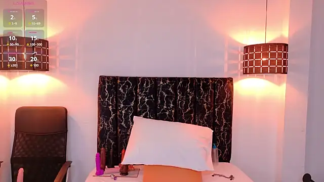 Snapshot of evvaa_moon69 chatting on March 13, 12:34 pm evvaa moon69 online show from March 13, 12:34 pm