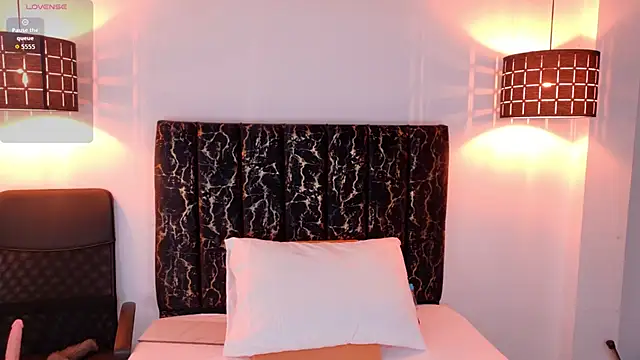 Snapshot of evvaa_moon69 chatting on March 18, 1:14 pm evvaa moon69 online show from March 18, 1:14 pm