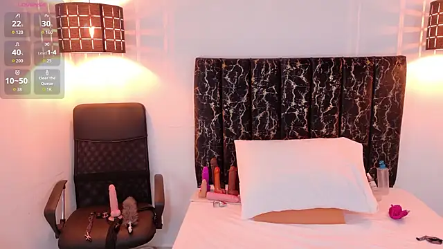 Snapshot of evvaa_moon69 chatting on March 20, 12:32 pm evvaa moon69 online show from March 20, 12:32 pm