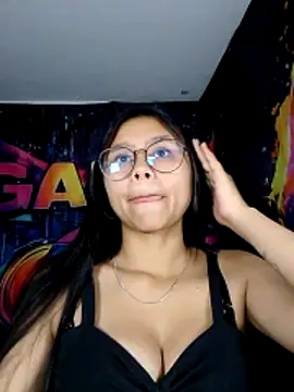 SofieLove 01 online show from May 3, 8:20 am