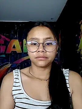 SofieLove 01 online show from May 5, 6:54 am