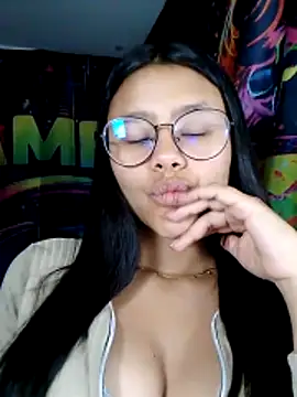 SofieLove 01 online show from May 6, 7:13 am