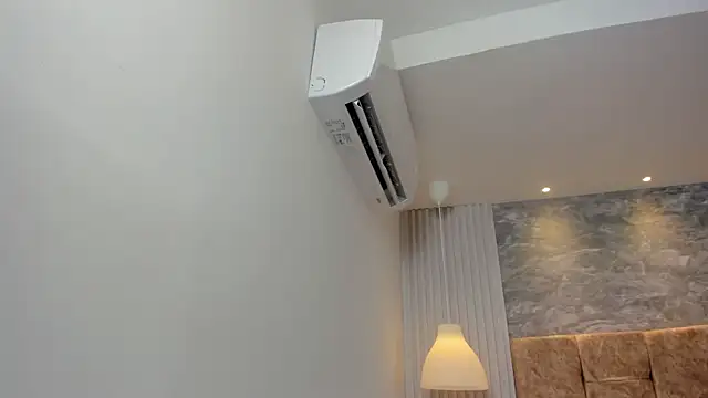 leilapons online show from September 26, 12:31 pm