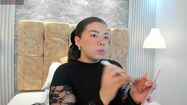 leilapons online show from October 26, 5:19 pm