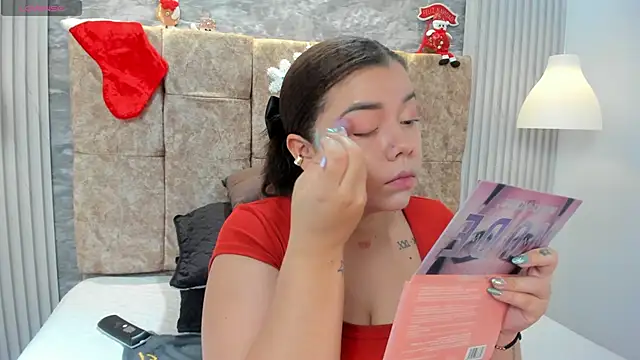 leilapons online show from November 30, 5:39 pm