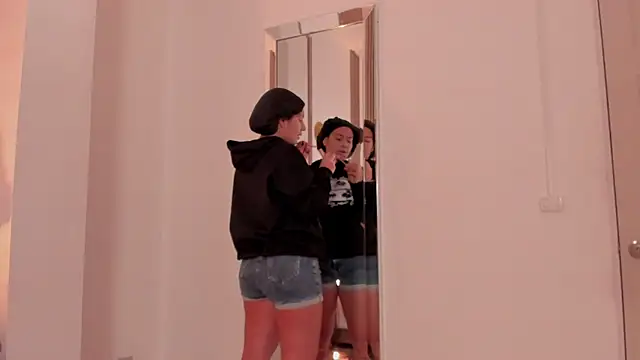 Rachell Jamess online show from September 28, 1:44 am