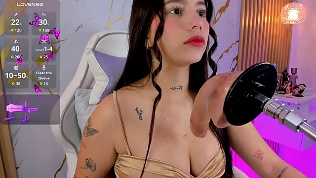 Snapshot of alissaowens_ chatting on November 24, 10:37 am alissaowens online show from November 24, 10:37 am