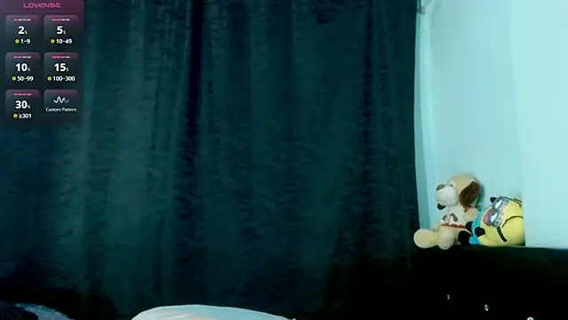 EVAH LEE  online show from June 7, 3:43 am