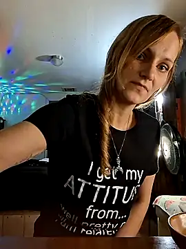 PeachyAriel online show from May 12, 1:47 am