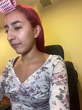 Snapshot of JuliethaDemon_ chatting on May 7, 1:38 pm JuliethaDemon online show from May 7, 1:38 pm