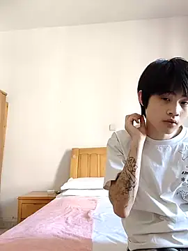 Snapshot of junjun1189 chatting on May 17, 8:12 am junjun1189 online show from May 17, 8:12 am