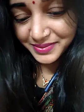 Snapshot of BEAUTY_QUE chatting on October 31, 6:42 pm BEAUTY QUE online show from October 31, 6:42 pm