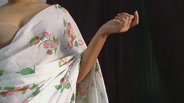 Snapshot of Cute-Bacchi chatting on September 29, 1:22 am Cute-Bacchi online show from September 29, 1:22 am