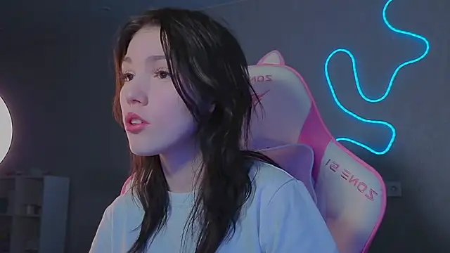 Sophie SkyAngel online show from December 5, 3:20 pm