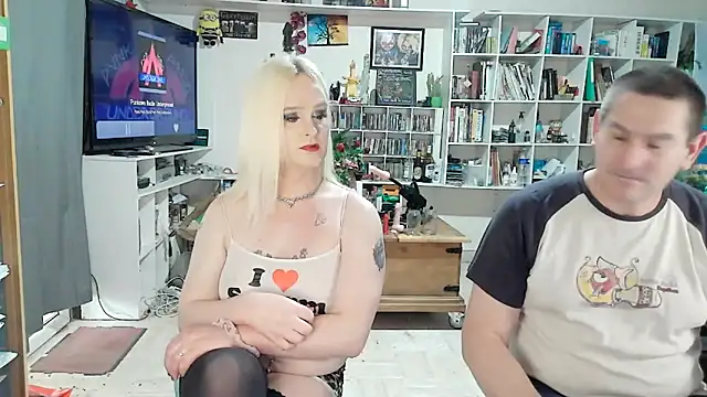 Snapshot of Barbieandteddy chatting on May 19, 2:34 pm Barbieandteddy online show from May 19, 2:34 pm
