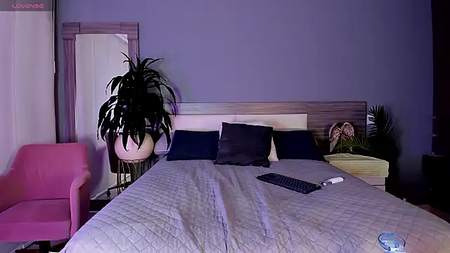 Snapshot of Alaiaguerra chatting on February 19, 7:32 pm Alaiaguerra online show from February 19, 7:32 pm