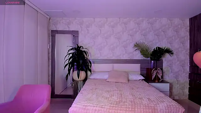 Snapshot of Alaiaguerra chatting on April 6, 8:43 pm Alaiaguerra online show from April 6, 8:43 pm