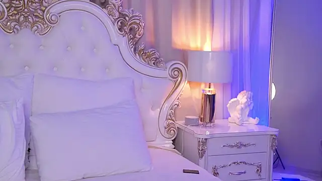 MeganStrain online show from December 23, 6:11 am