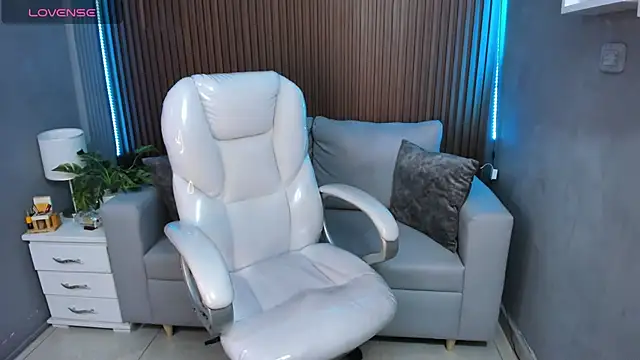 Leo santoro online show from November 10, 2:49 pm