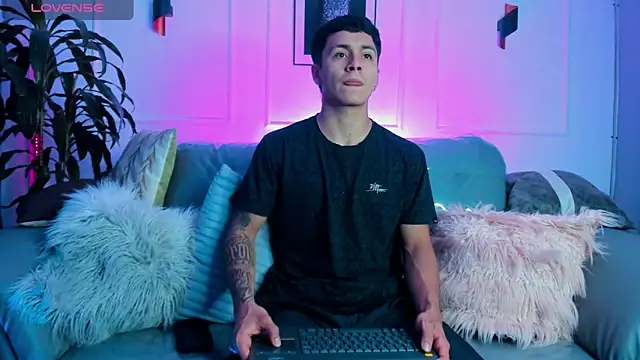 Leo santoro online show from February 9, 1:15 pm