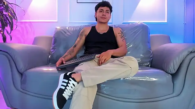 Leo santoro online show from March 25, 2:23 pm